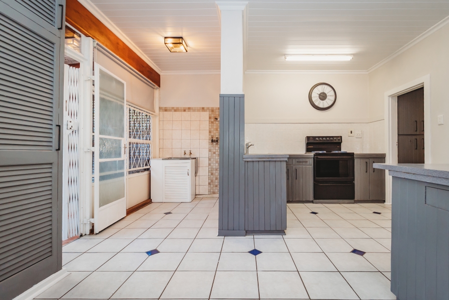 6 Bedroom Property for Sale in Heatherlands Western Cape